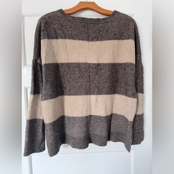 VINCE Brown & Cream scooped neck oversized wool sweater - Picture 2 of 6